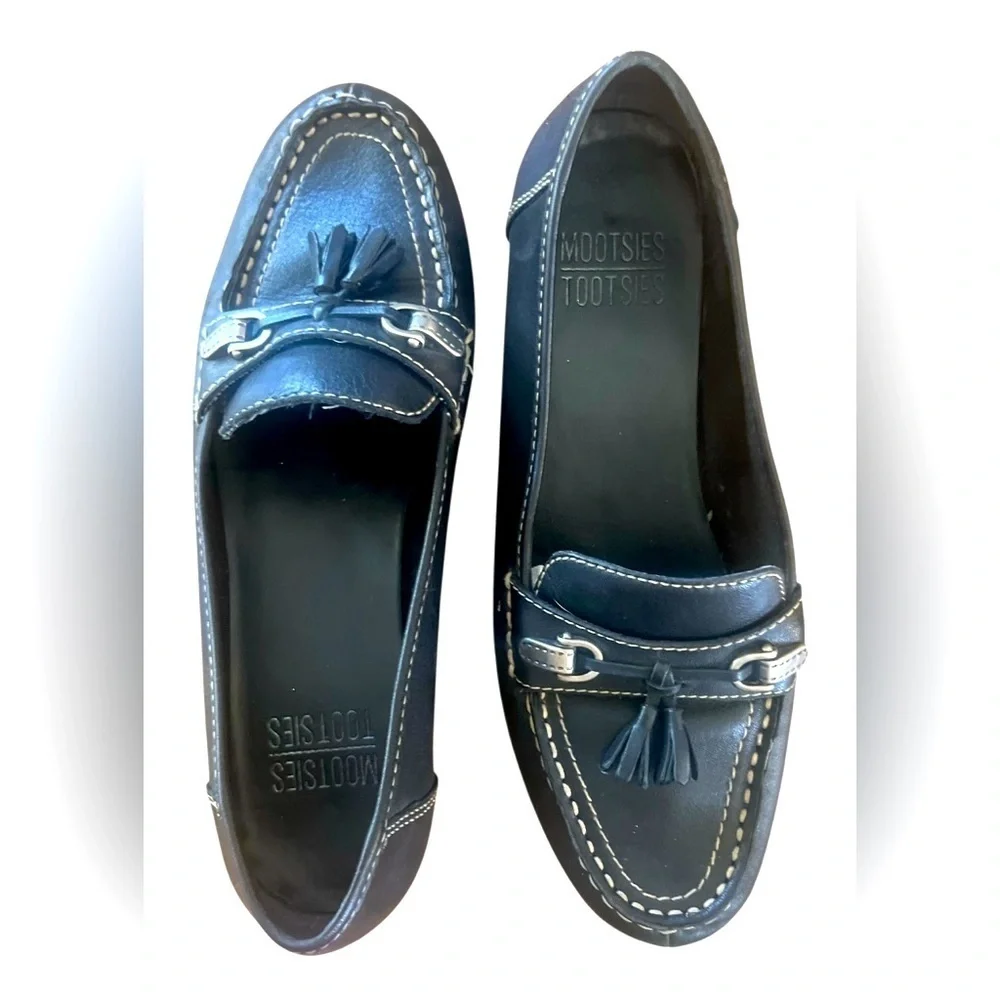 MOOTSIES TIOTSIES -Black Flats for Effortless Style